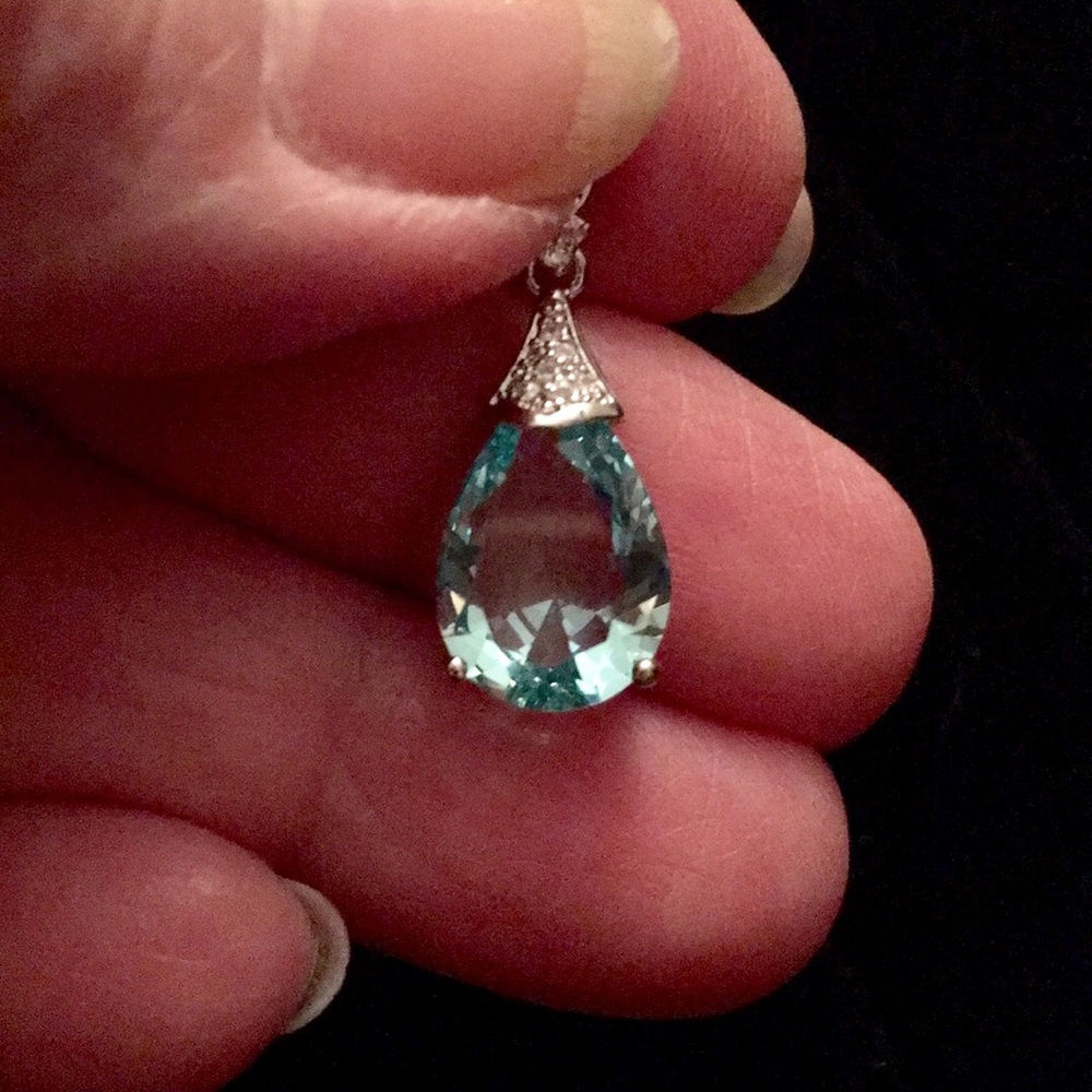 Lovely aquamarine 18 in chain